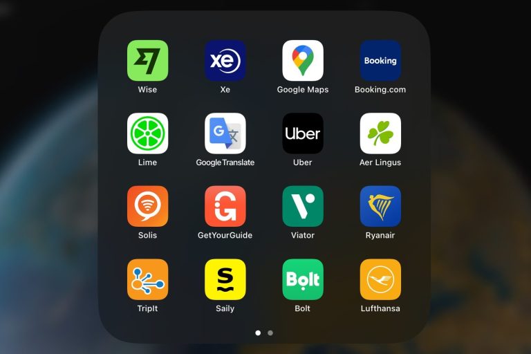 Apps folder featuring various icons for navigation, travel, and ride-sharing services.